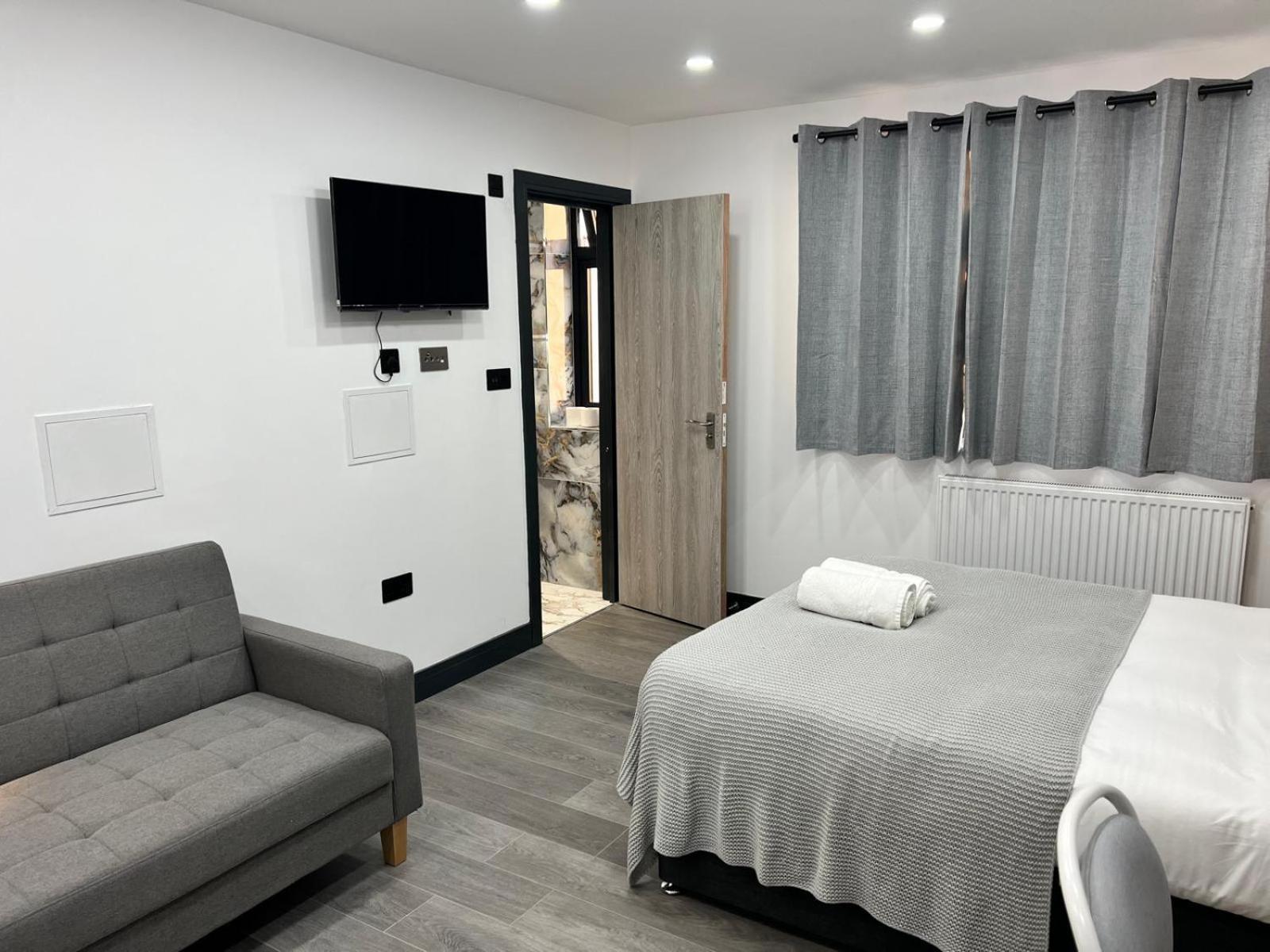 Thandi House Heathrow Airport Ashford  Екстер'єр фото