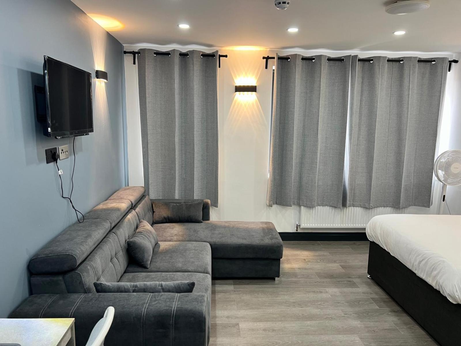 Thandi House Heathrow Airport Ashford  Екстер'єр фото